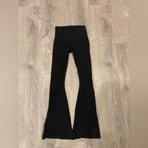 Black Arie Flares
Great condition